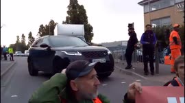 UK mum drives into Insulate Britain protestors with her Range Rover in Essex