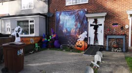 Family Home In Dagenham Goes All Out For Halloween With An Amazing Display In The Front Garden 