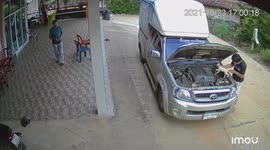 Caring driver finds kitten stuck in pickup truck’s engine