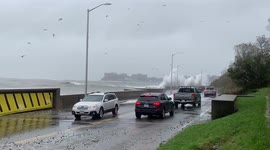 Nor'easter storm rings flooding to Revere, US