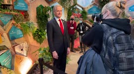 Norwegian Prime Minister Jonas Gahr Stoere meets with journalists at COP26 in Glasgow