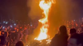 Raging fire amongst crowd halts Slipknot concert in Arizona