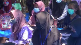 Volunteers teach English to minors in the hills for free with the concept of English Class to Nature