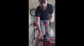 'Portuguese artist NAILS BAFFLING card trick shot on first try
'