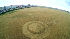 Drone films crop circle formation in Russia