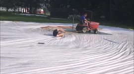 Americans attempt DIY waterskiing with lawnmower 2