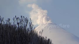 Another video of smoke clouds from active Villarrica volcano in Chile