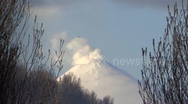 Another video of smoke clouds from active Villarrica volcano in Chile taken 3 hours after