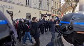 Riot police deployed as protesters disrupt Morandini's show In Guillotière, Lyon