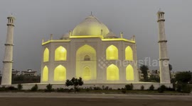 Man builds stunning house replicating the Taj Mahal as gift to his wife