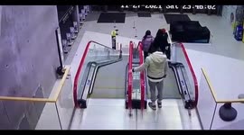 A girl fell from an escalator in a shopping center in Moscow