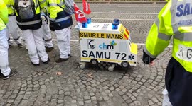 National strike of paramedics (who feel forgotten by the Ségur de la santé) on Tuesday, November 30, 2021 and demonstration in Paris in front of the Ministry of Health. 12h.