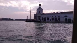 entrando en el gran canal de venecia