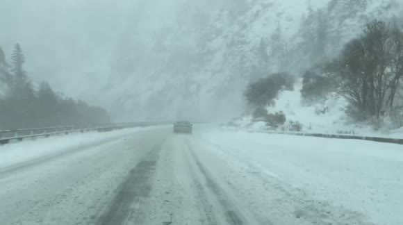 Strong winds and heavy snow create dangerous driving conditions on I-70 ...