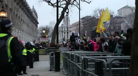 Eggs and beer bottles thrown at MET police as anti-vaxxers shout 'shame on you!'