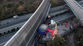 Section of elevated highway collapses, causing 4 deaths in northern China