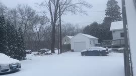 Connecticut residents wake up to white Christmas