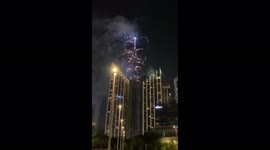Dubai crowd enjoys awesome fireworks show to bring in New Year
