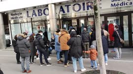 Huge queues all over Paris to get covid tests after the end of year celebrations. 7dec2022