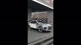 Bavarian chameleon: BMW flaunts world's first color changing car at CES 2022