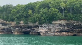 Full Cruise threw stunning pictured rocks national lake shore