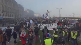 Tension with police at anti Health Pass protest in Bordeaux, France