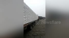 Incredibly satisfying footage shows hundreds of flour bags perfectly packed onto truck
