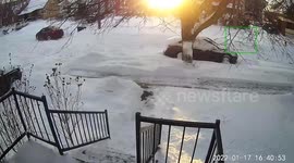 Cars get stranded on local street during winter storm