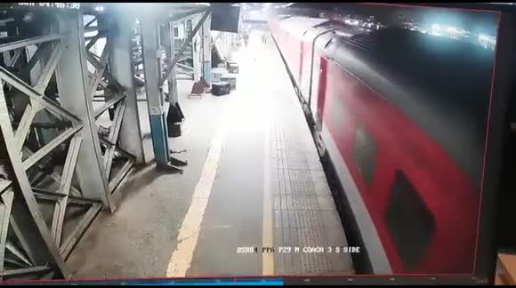 railway-police-official-rescues-a-man-after-he-fell-from-a-moving-train