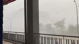 Malaysia: Powerful Winds Rip Through Shah Alam During Thunderstorm 2