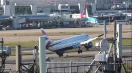 British Airways plane hits Heathrow runway in aborted landing during Storm Corrie