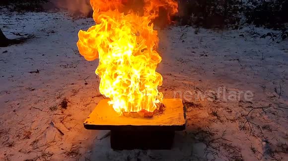 YouTuber attempts to cook seafood on bed of thousands of matches