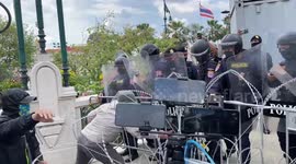 Land-dispute protesters clash with police in Bangkok, Thailand