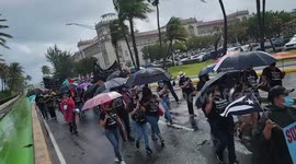 Puerto Rican teachers take to streets of San Juan to demand more pay