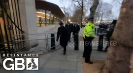 [HD footage] Keir Starmer Confronted outside New Scotland Yard Westminster (07.02.22)