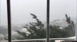 Batsirai cyclone brings heavy rains and wind in Bois de Nèfles Sainte-Clotilde, Réunion