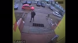 Young Moscow girl outwits creepy man who follows her home from school
