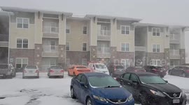 Winter storm hits Lee's Summit, MO, US