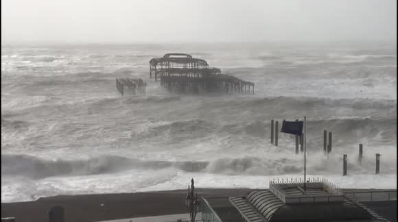 Storm Eunice batters Brighton West Pier