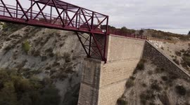 Drone in fpv mode crashes into a bridge and stays in the air