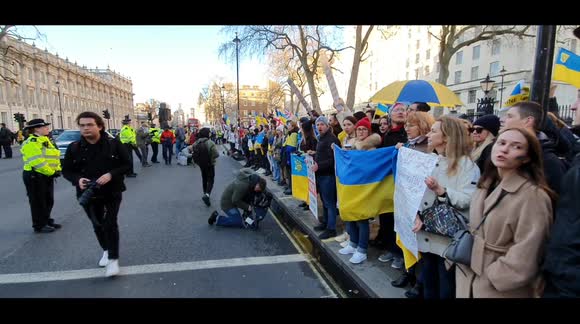 Thousands join pro-Ukraine protest in London opposing Russian invasion