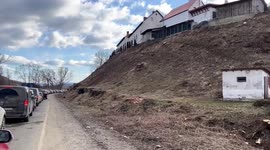 Chinese woman films queues of motorists fleeing Ukraine near Slovakia border