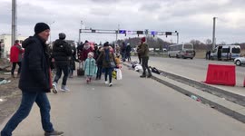 Families from Ukraine enters Poland
