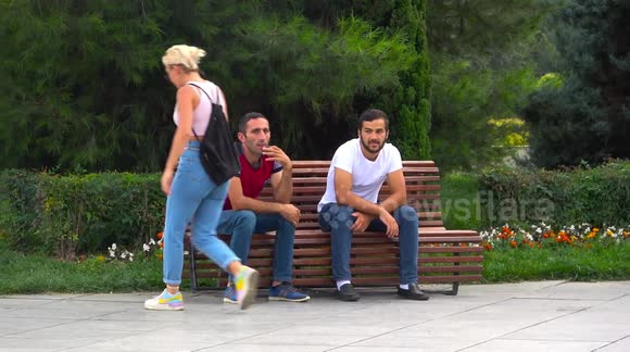 Georgian practical joker plays farting prank on members of public