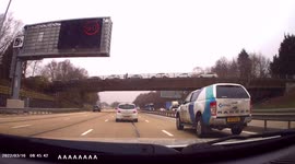 DASHCAM - Cyclist riding on motorway, M27, between Hedge End and Eastleigh during busy rush hour!