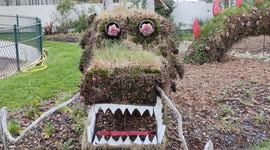 Vegetal Dragon in a street of Paris. Artistic pareidolia. Avenue de Choisy. 24 march 2022.