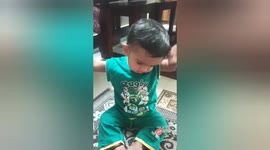 A lovely baby moment capture by mother for doing clark