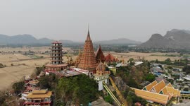 Walk around a Thai 'tiger temple' has more than 1,200 steps leading to the top