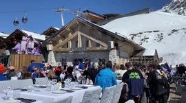 Jet set ski station in Courchevel continue to have a party and to live a beautiful life