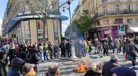 Bin fires and tension during the March for the future for the climate, social justice, equality and peace, Saturday April 9, 2022 in Paris at 2 p.m. from Place de la Bastille to Place de la Republique